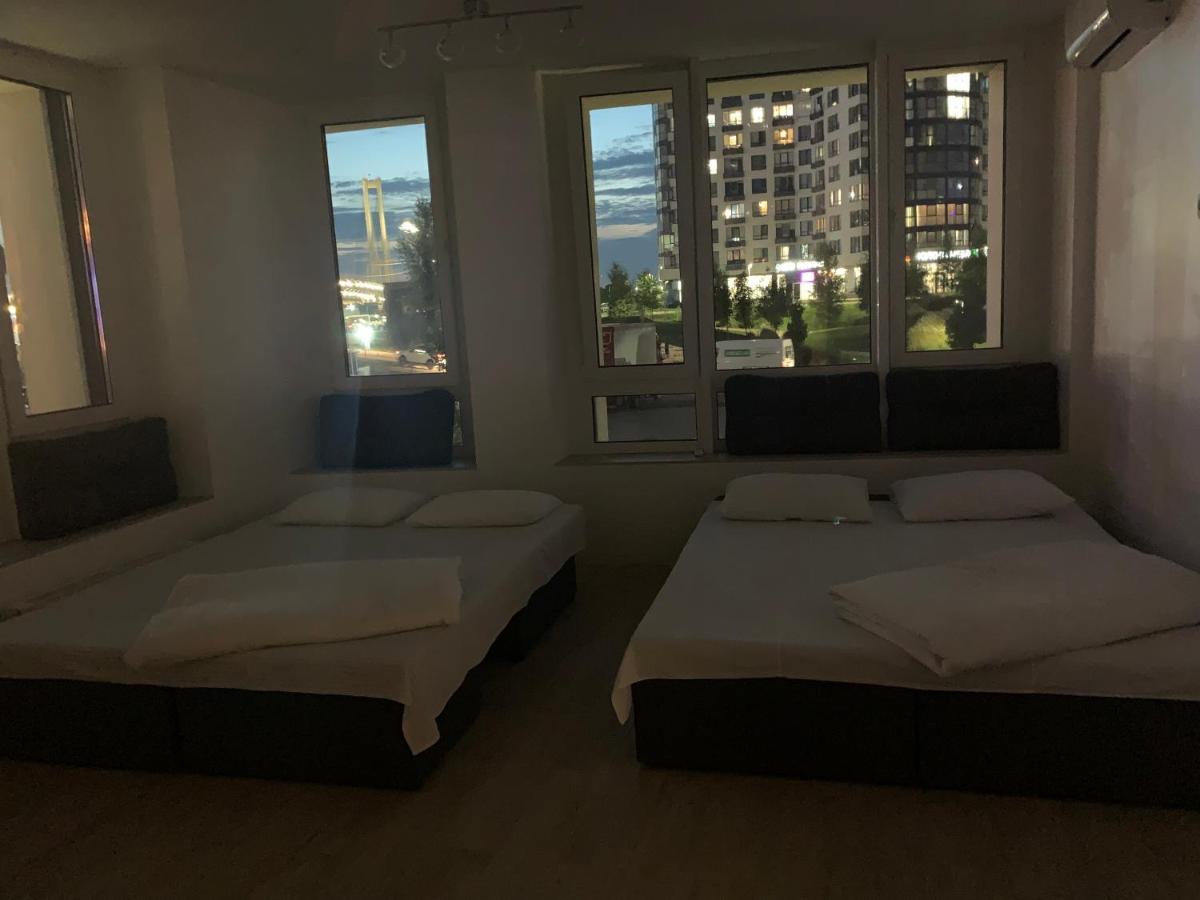 New 3 Rooms Apartment Near The Metro Station Kiev Exteriör bild