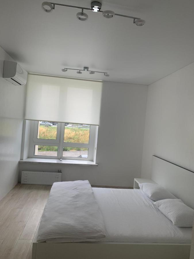 New 3 Rooms Apartment Near The Metro Station Kiev Exteriör bild