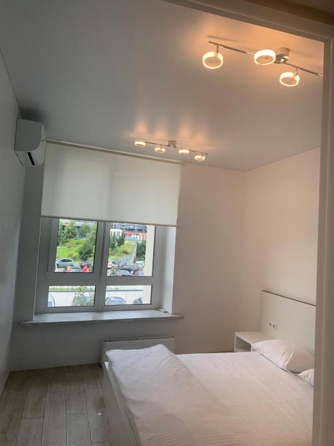 New 3 Rooms Apartment Near The Metro Station Kiev Exteriör bild