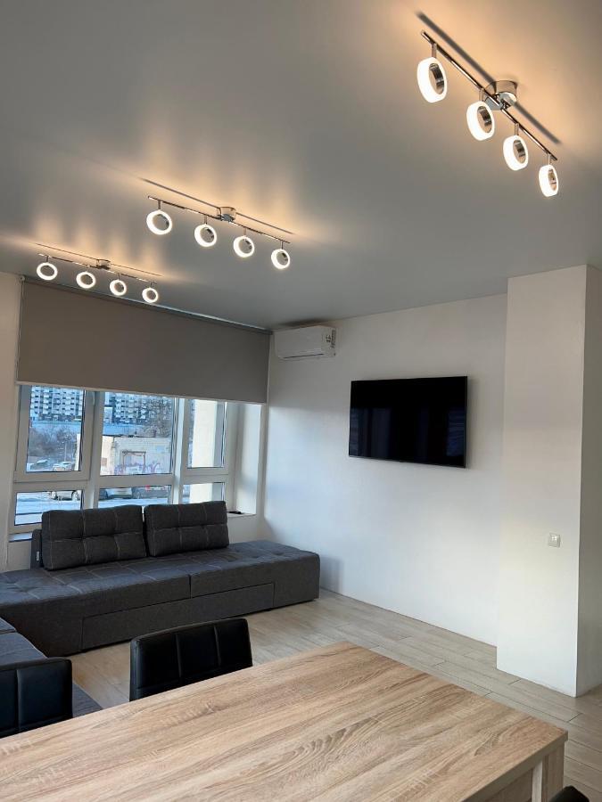 New 3 Rooms Apartment Near The Metro Station Kiev Exteriör bild